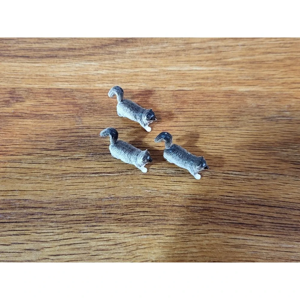 Lot Of 3 Miniature Plastic Cat Figurines‎ Doll House Walking